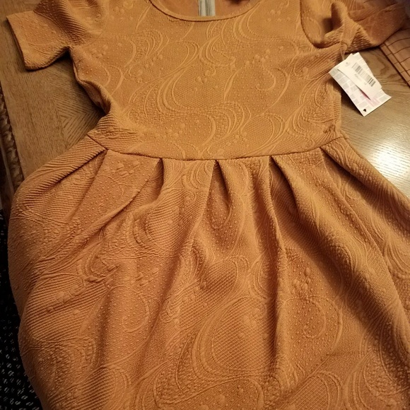 LuLaRoe Dresses & Skirts - Lularoe M Amelia NWT